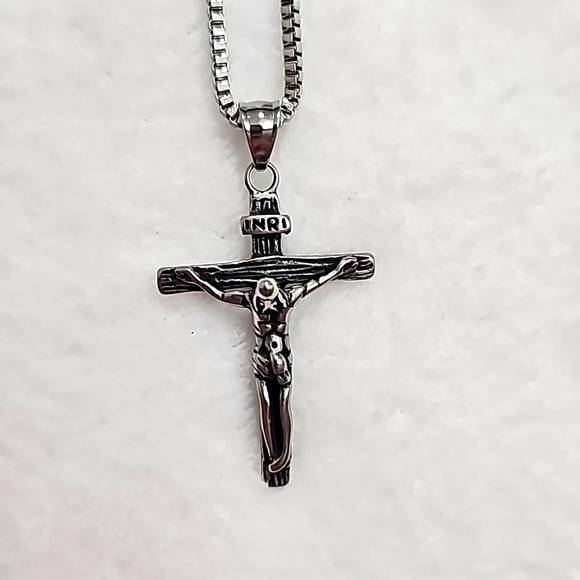 Mens Stainless Steel Crucifix Cross Pendant Necklace - Picture 4 of 12